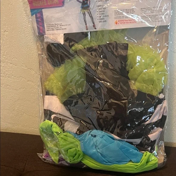 # 0758+ Rubies 80s Rocker Chick Costume with Black and Purple Accents - Picture 4 of 7